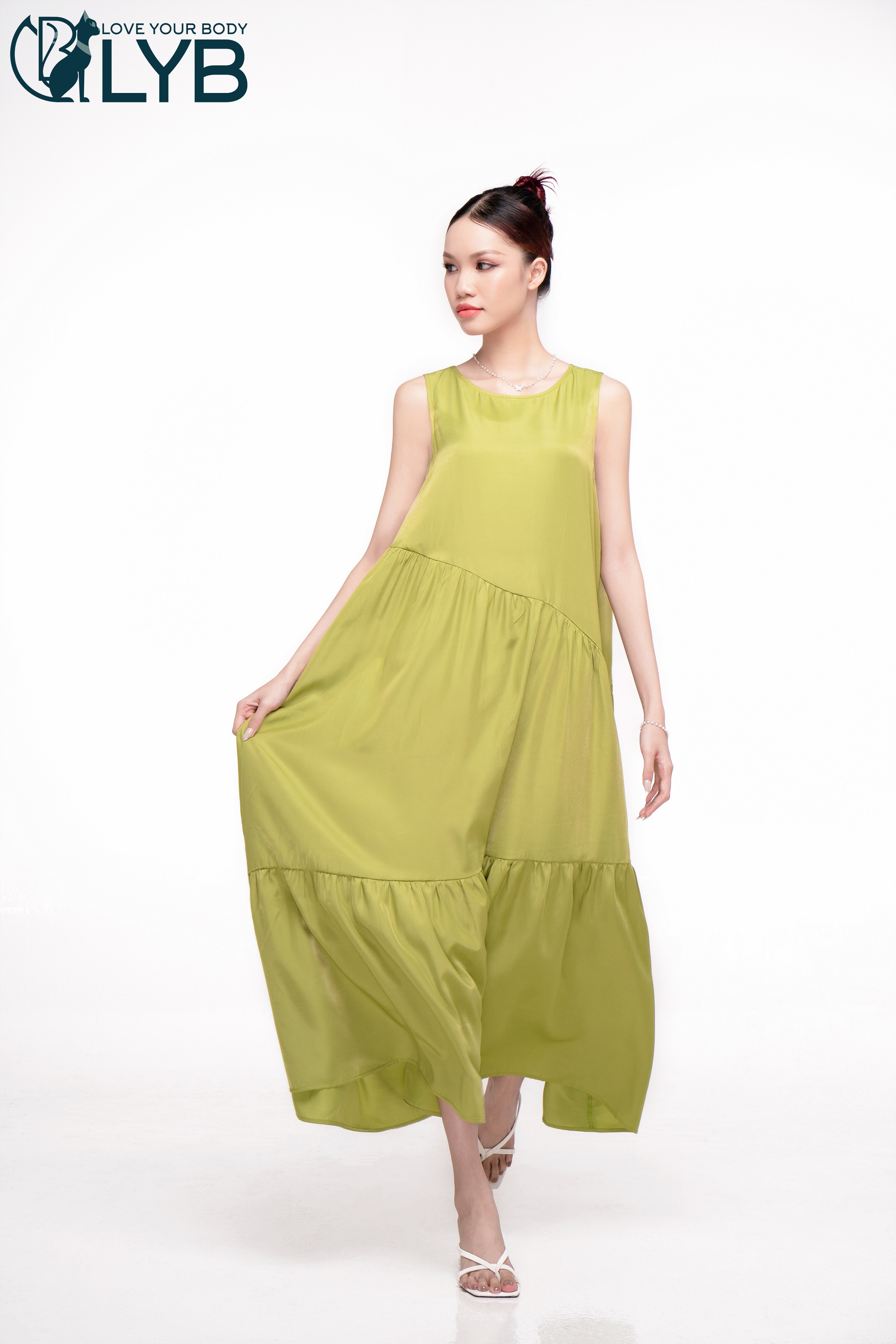 Đầm maxi không tay mềm mại thướt tha
