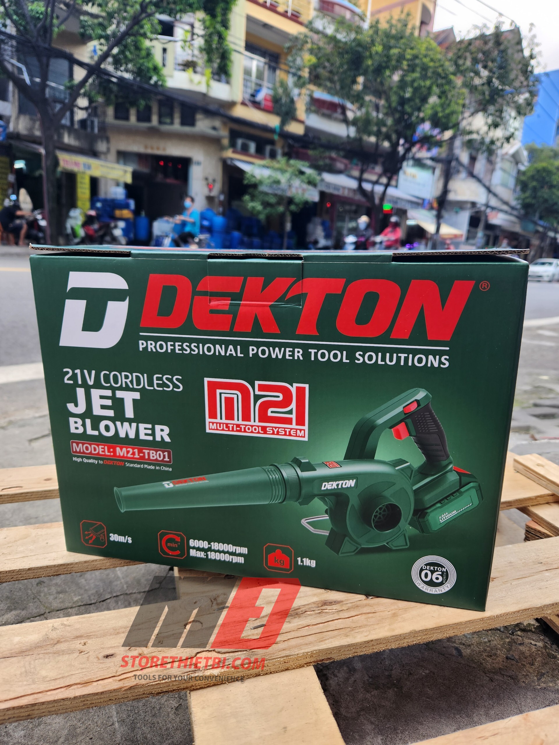 Máy thổi bụi bằng pin Dekton M21-TB01