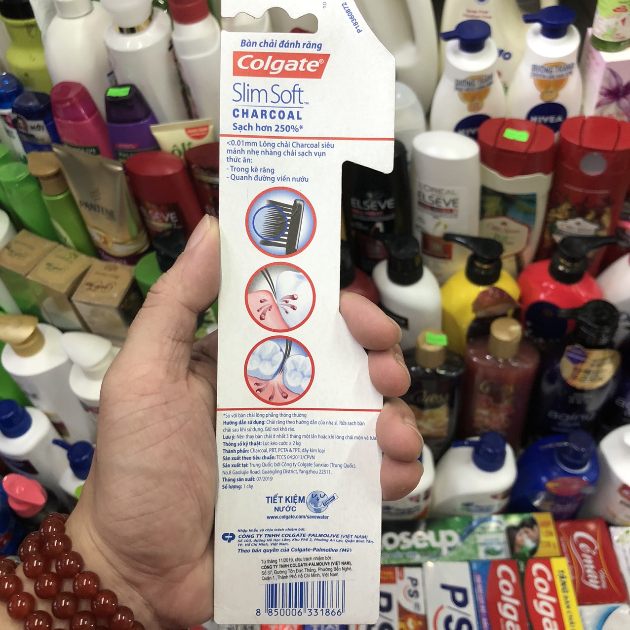 Bàn chải đánh răng Colgate Slimsoft than hoạt tính