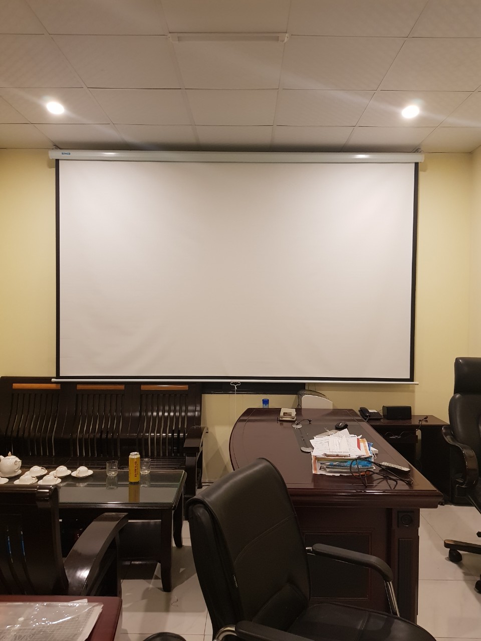 Màn chiếu điện 150 inch