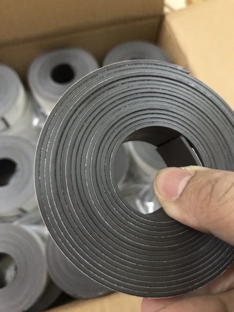 Nam châm cuộn dẻo có keo 2,5cm x 3m x 1.6mm