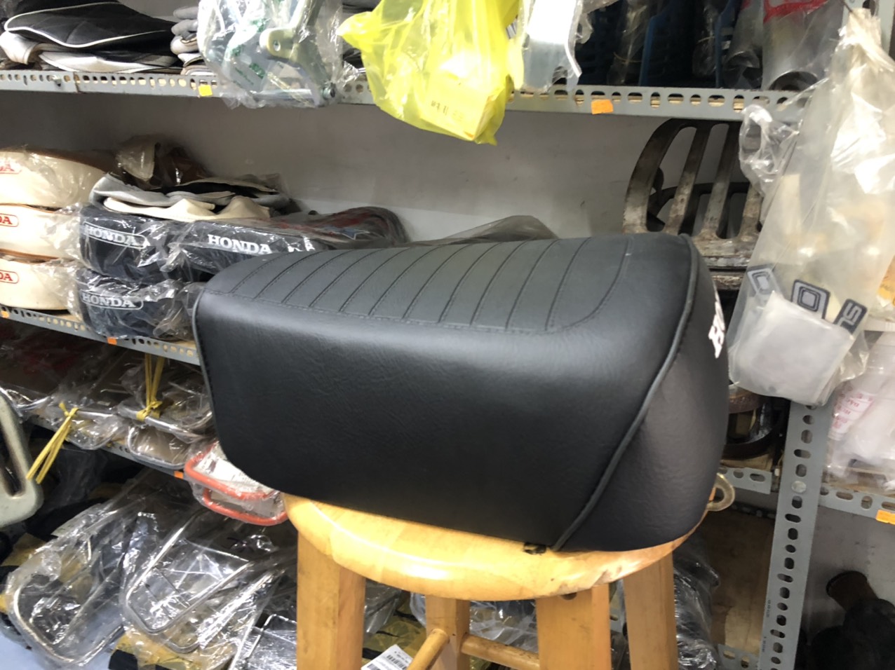 Yên rời mẫu cd50 cho anh em dọn xe 67-Cd-CL...Yên trước cd50 rời