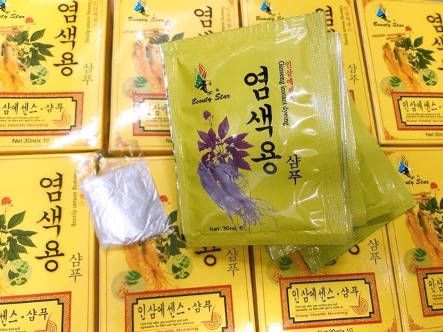 Gội đen nhân sâm Hàn Quốc ( hộp 10 gói ) kèm bao tay