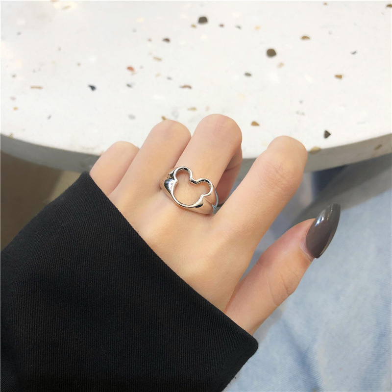 Nhẫn dập logo mickey màu bạc so kiu NHAN57
