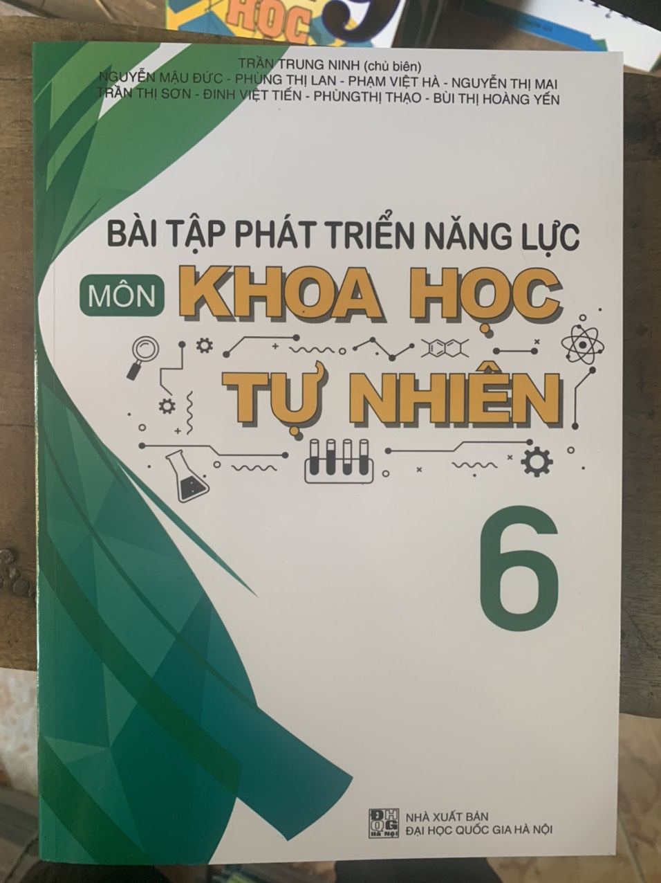 Bài tập phát triển năng lực khoa học tự nhiên 6