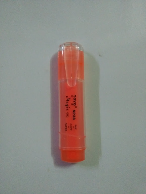 Lẻ 1 cây bút dạ quang TOYO