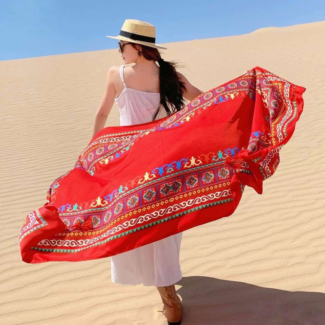 Khăn choàng Boho đi biển
