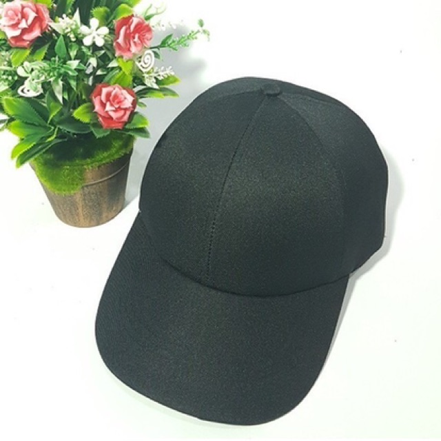 Mũ lưỡi trai trơn màu đen phong cách