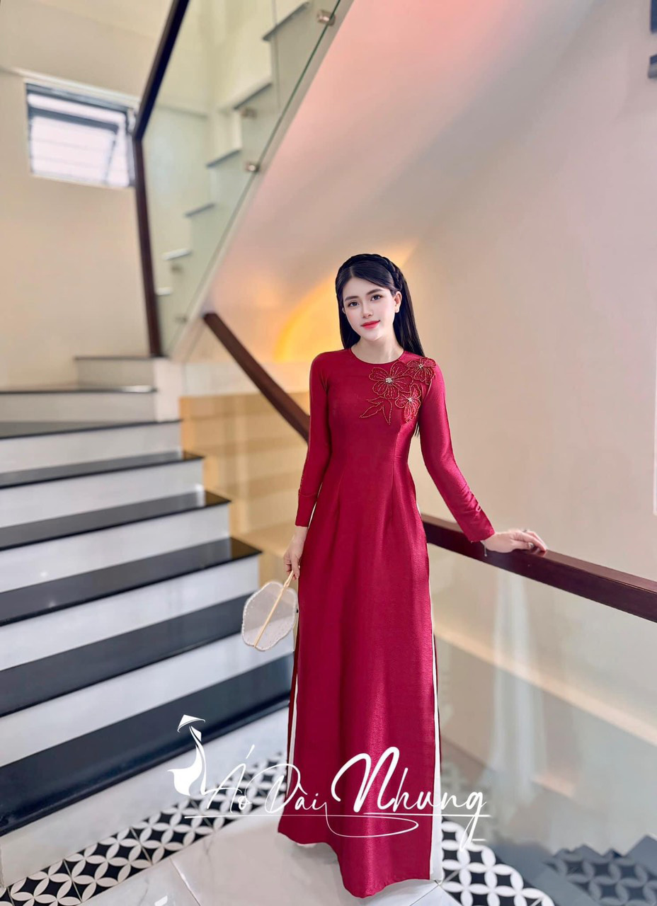Áo dài truyền thống lụa vân cao cấp phối đá cổ tròn tay dài màu đỏ đô