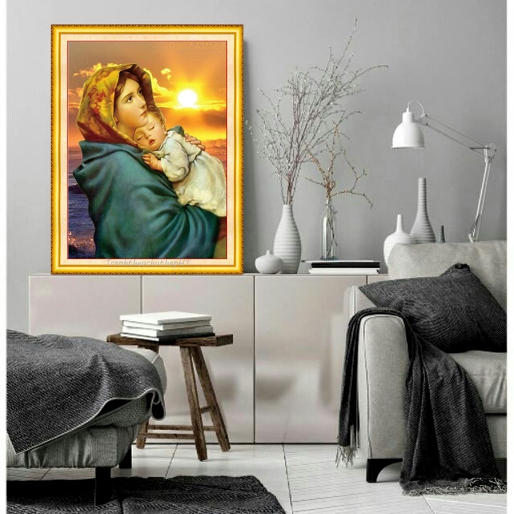 Tranh đính đá Đức mẹ Maria bồng con 50x66cm