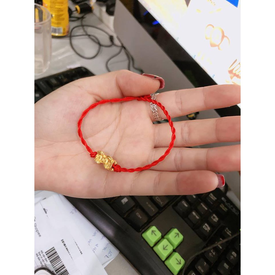 Vòng tay tỳ hưu chỉ đỏ may mắn