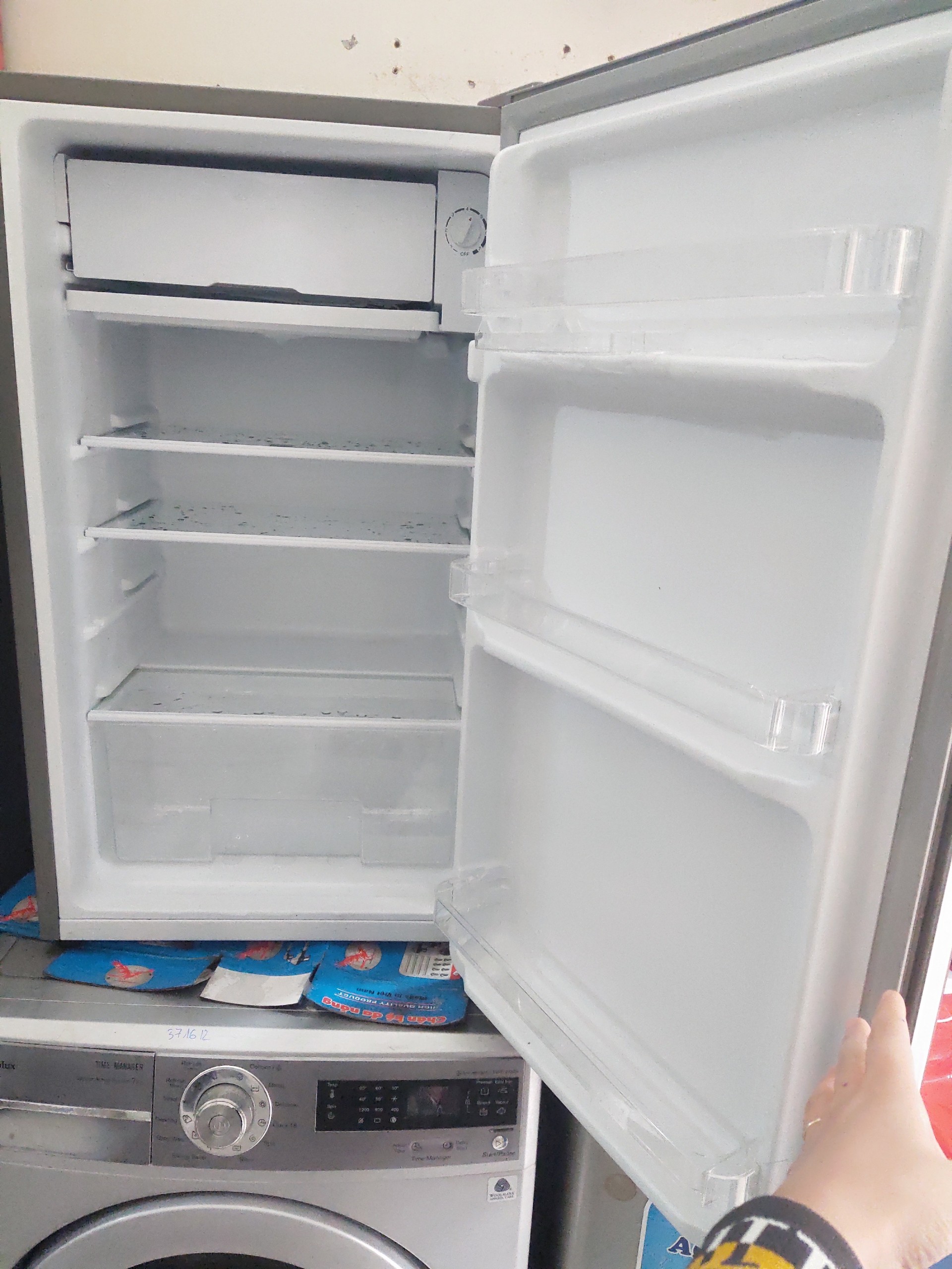 Tủ lạnh Electrolux 93l