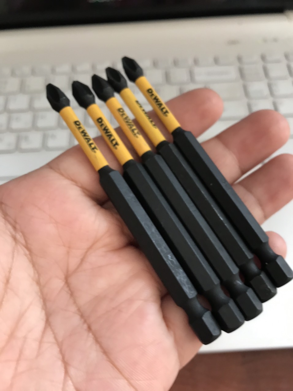 BỘ MŨI VÍT CHÍNH HÃNG DEWALT 9CM ĐẦU ĐEN