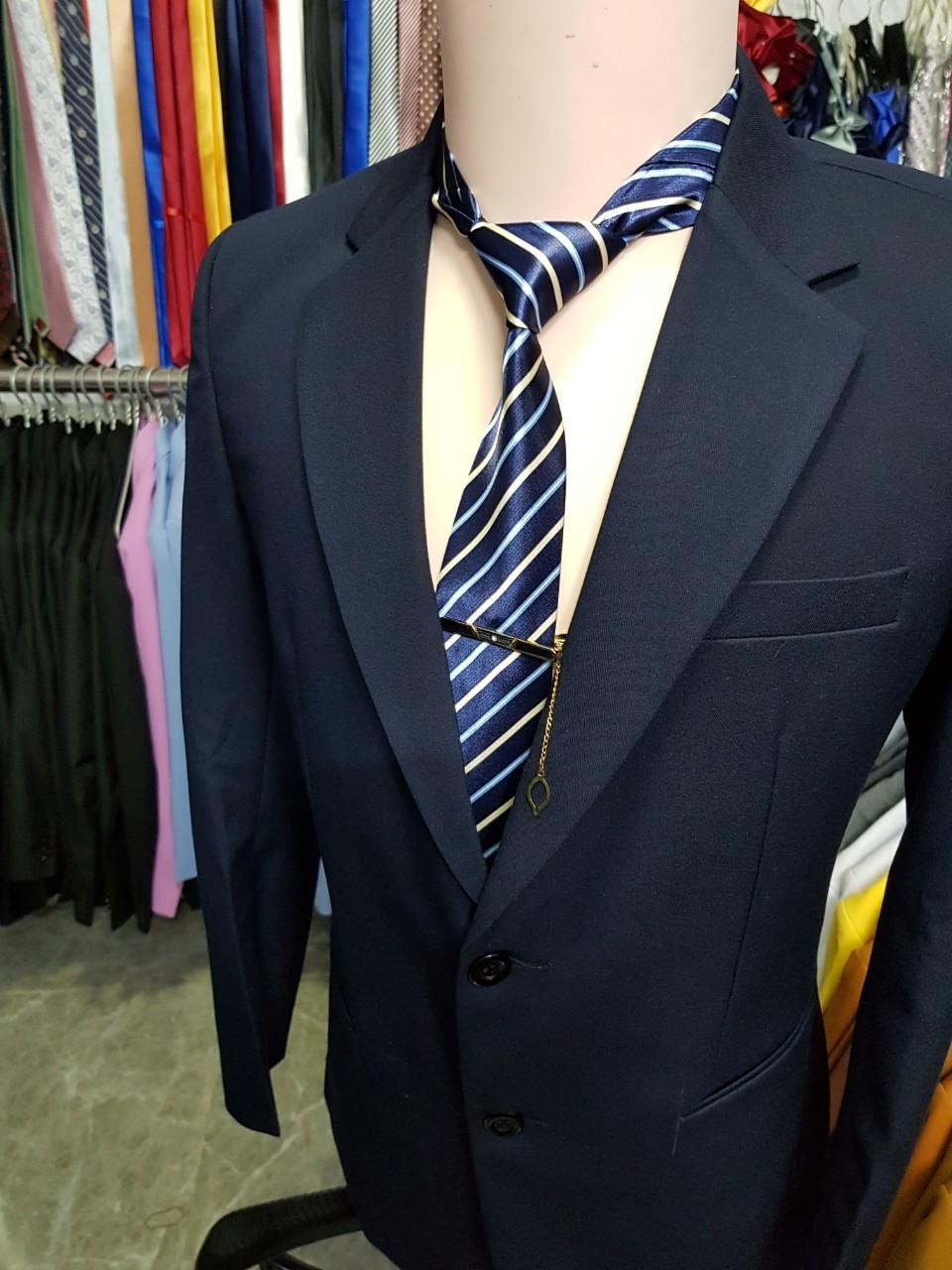 Bộ vest nam 2 nút màu xanh đen (áo vest+quần+cà vạt+kẹp cà vạt)