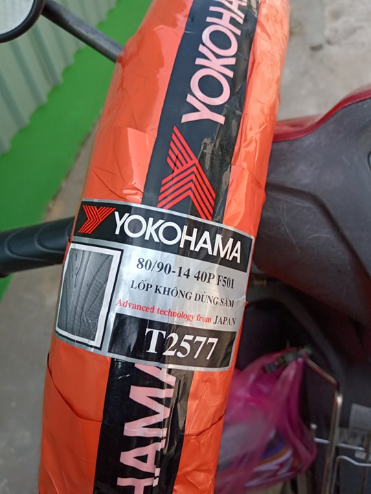 Lốp xe máy YOKOHAMA 80/90-14 không ruột