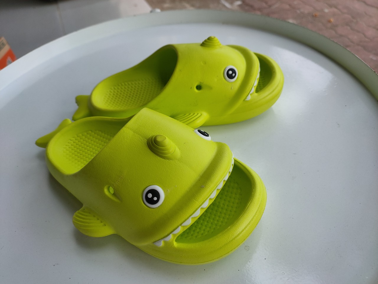 Shark sandals for babies, boys and girls 2-7 years old super light anti-slip genuine CS1