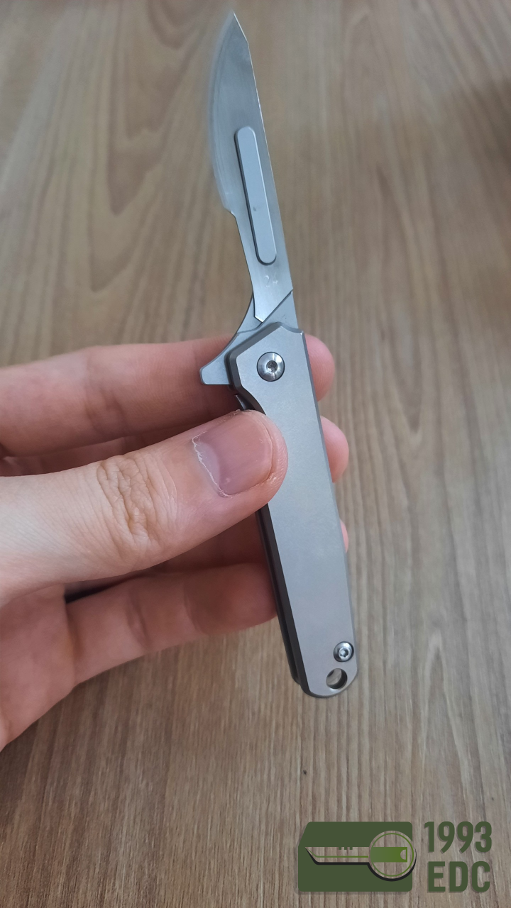 Dao móc khóa cán titan bản trơn