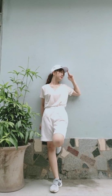 Quần Short Đũi Xước Nữ