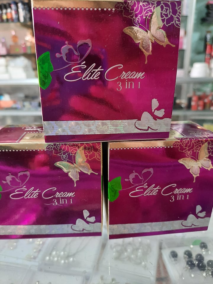 Kem nguyễn quách trắng da