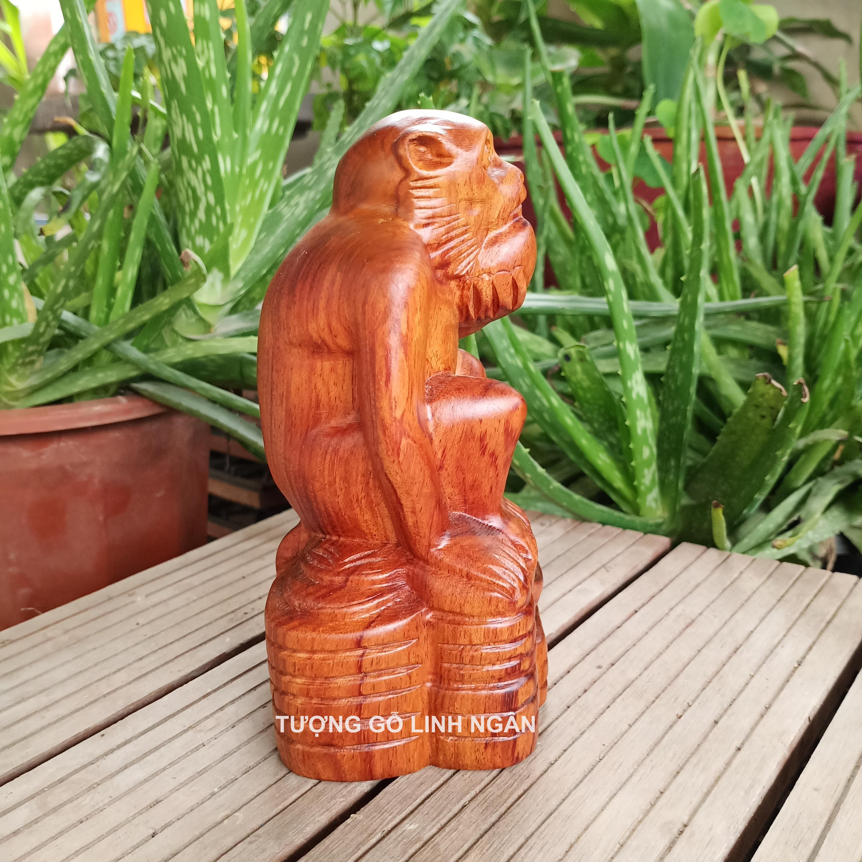 Tượng Khỉ gỗ hương (Cao 15 cm, ngang 8 cm, sâu 6 cm)