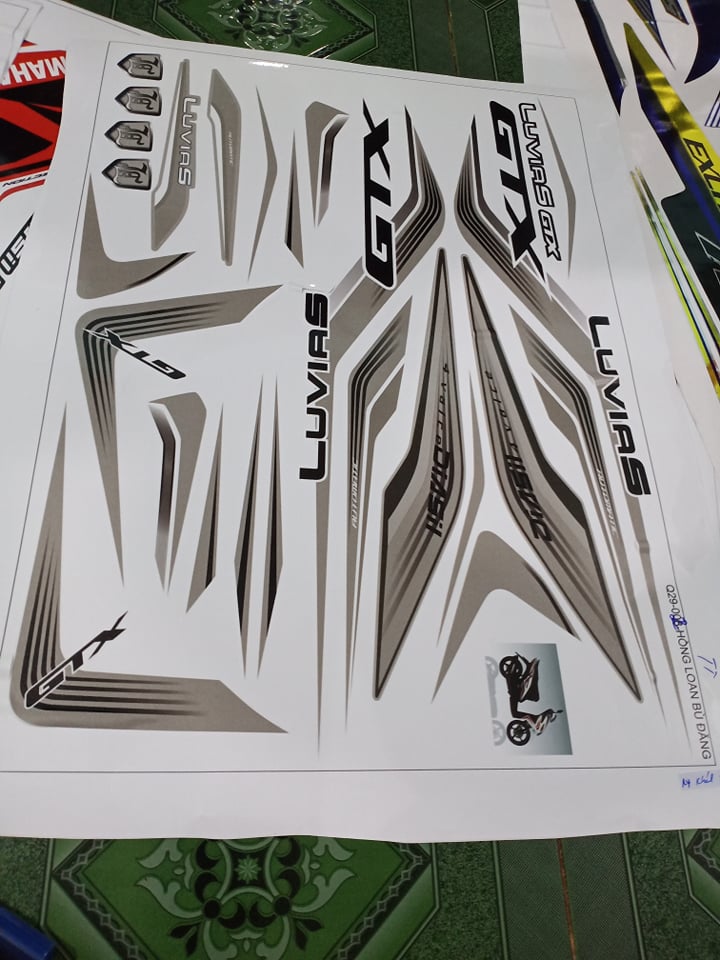 tem rời luvias gtx bạc xe trắng