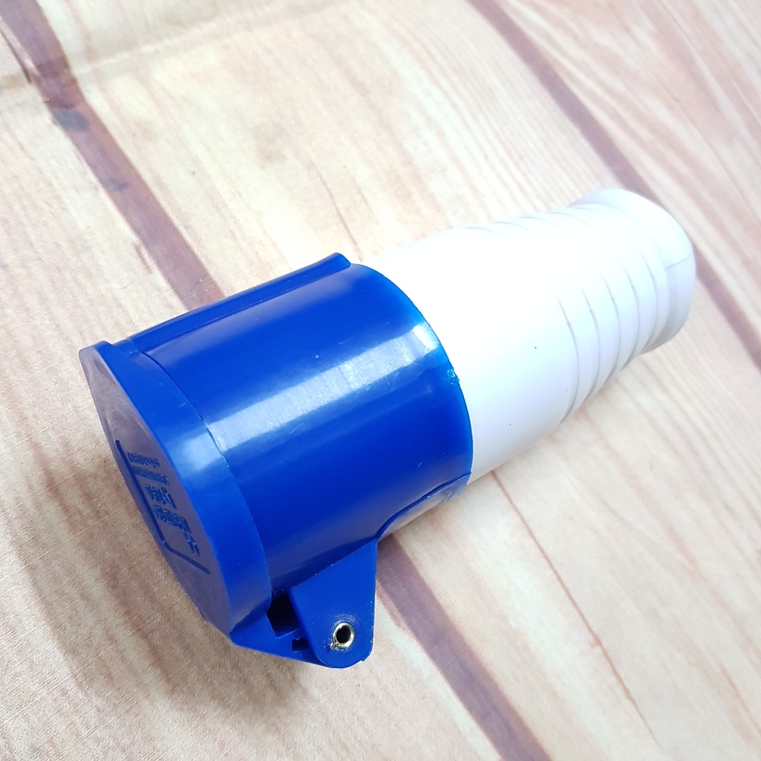 Ổ-Phích cắm công nghiệp 3 chấu 16A.