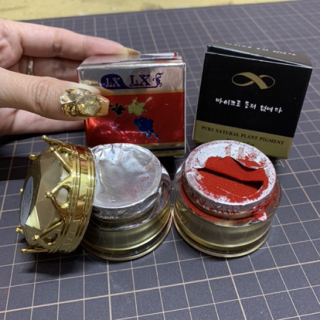 Bột tán môi hoàng cung giúp lên màu đậm
