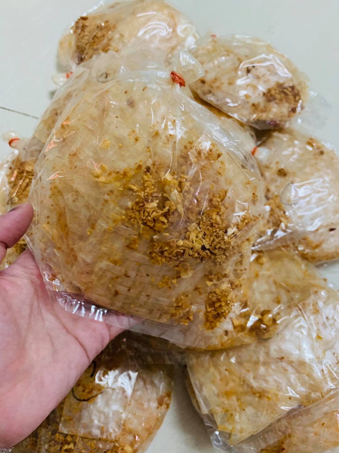 Bánh tráng muối tỏi chay cực thơm ngon