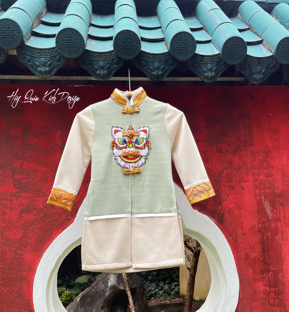 Áo dài tết da lộn bé trai Song Lân Kim Hồng