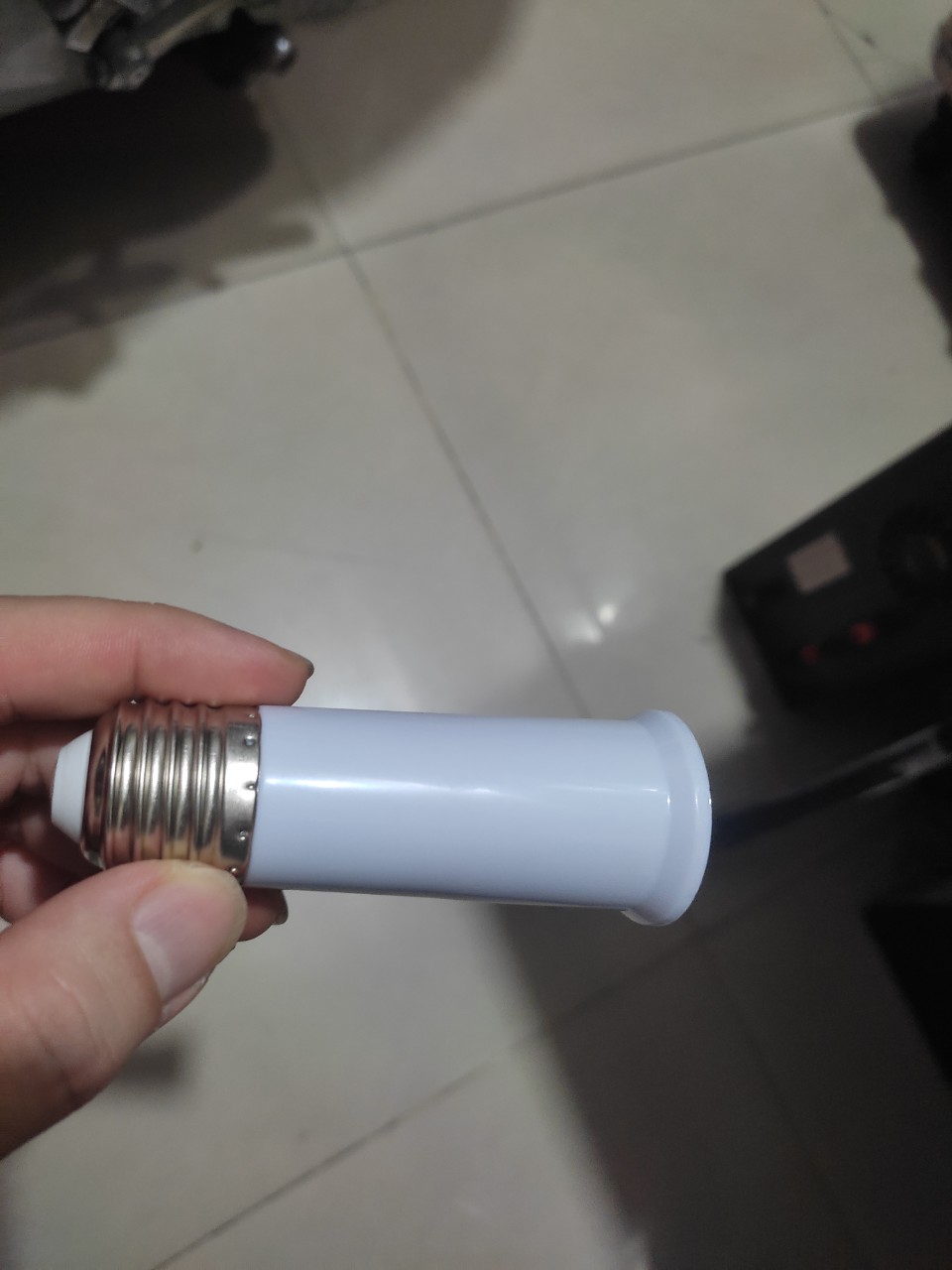 Đuôi Đèn Nối dài Chuyển Đổi E27 Sang E27. Dài khoảng 95mm (9cm)