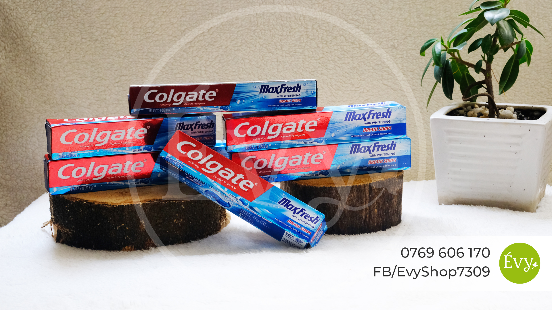 [HCM]Kem đánh răng COLGATE MAX FRESH WITH WHITENING BREATH STRIPS
