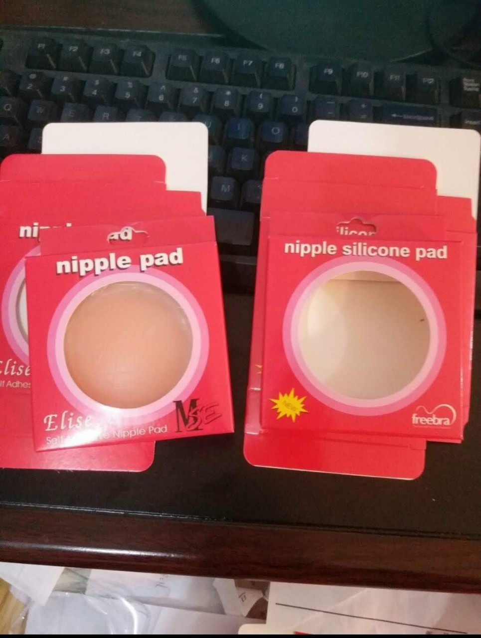 Miếng dán ti ngực chất liệu silicon dùng được nhiều lần =1 đôi