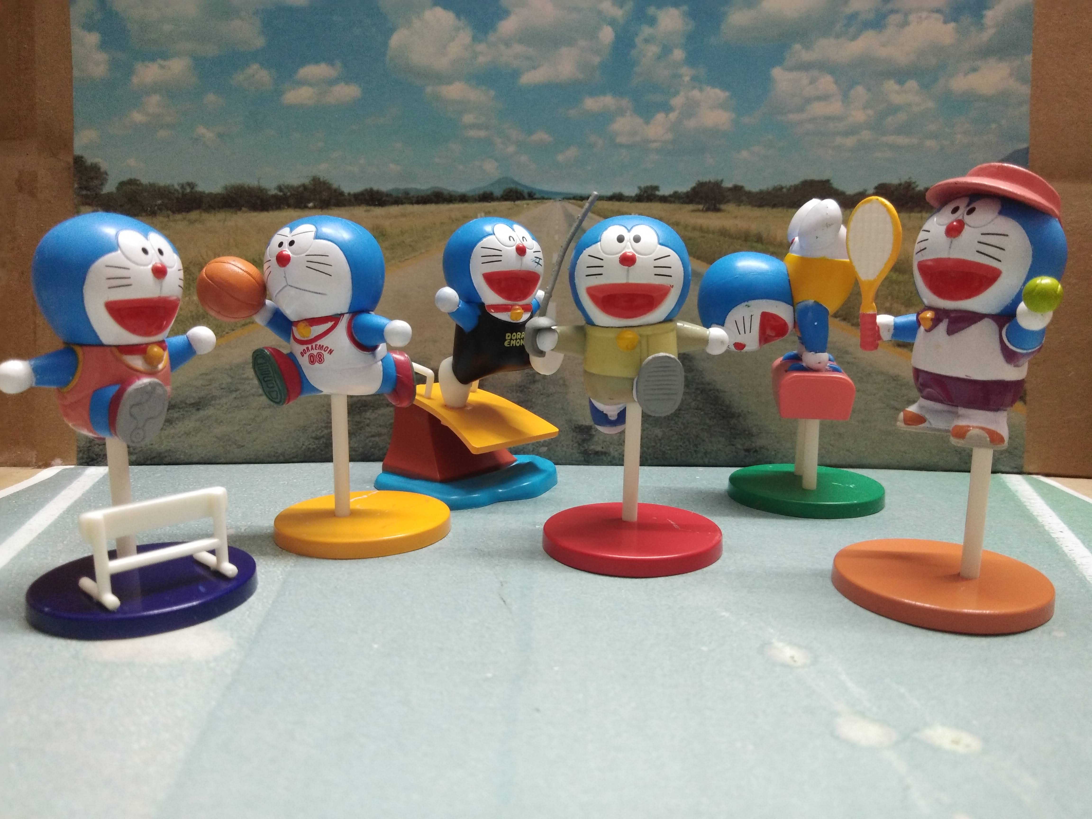 Đồ chơi mô hình Doraemon - Chơi thể thao