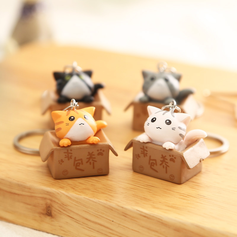 Móc khóa mèo con trong hộp nhiều màu
