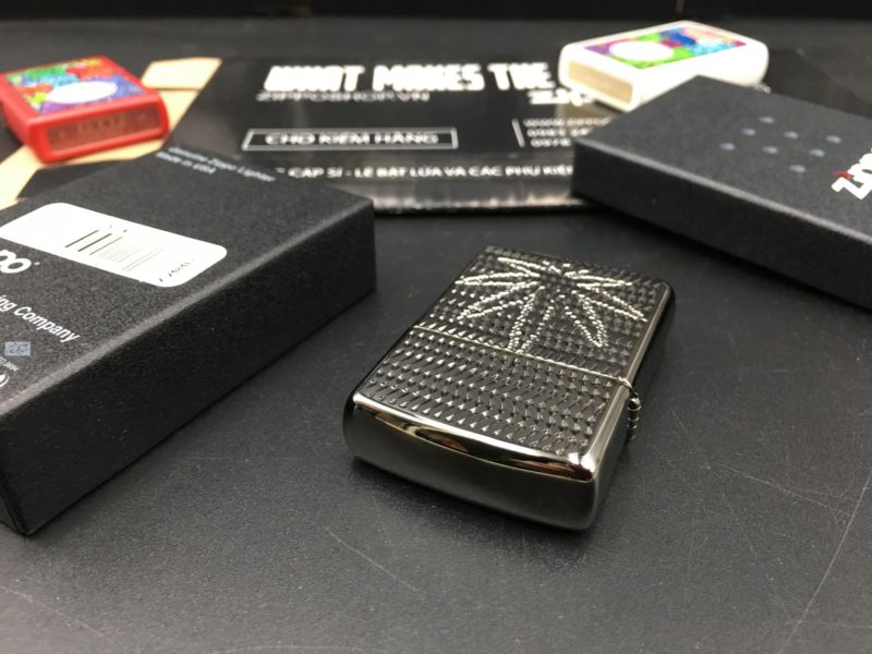 Zippo 29612 - Zippo Armor Engraved Weed Leaf Black Ice