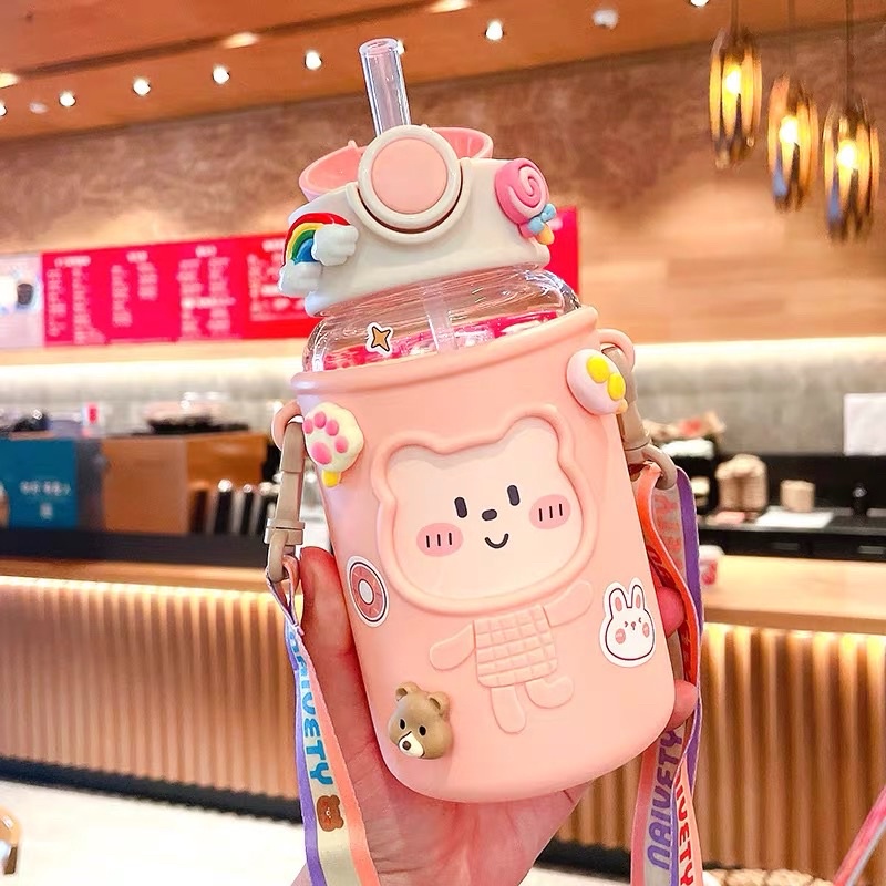 Bình nhựa Cute Cho Bé 600ML + Dây Đeo + Ticker