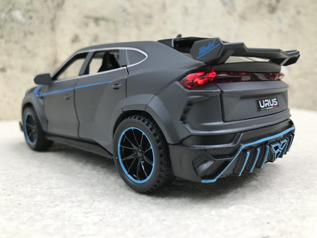 Mô hình xe ô tô Lamborghini URUS 2021 - 1:32