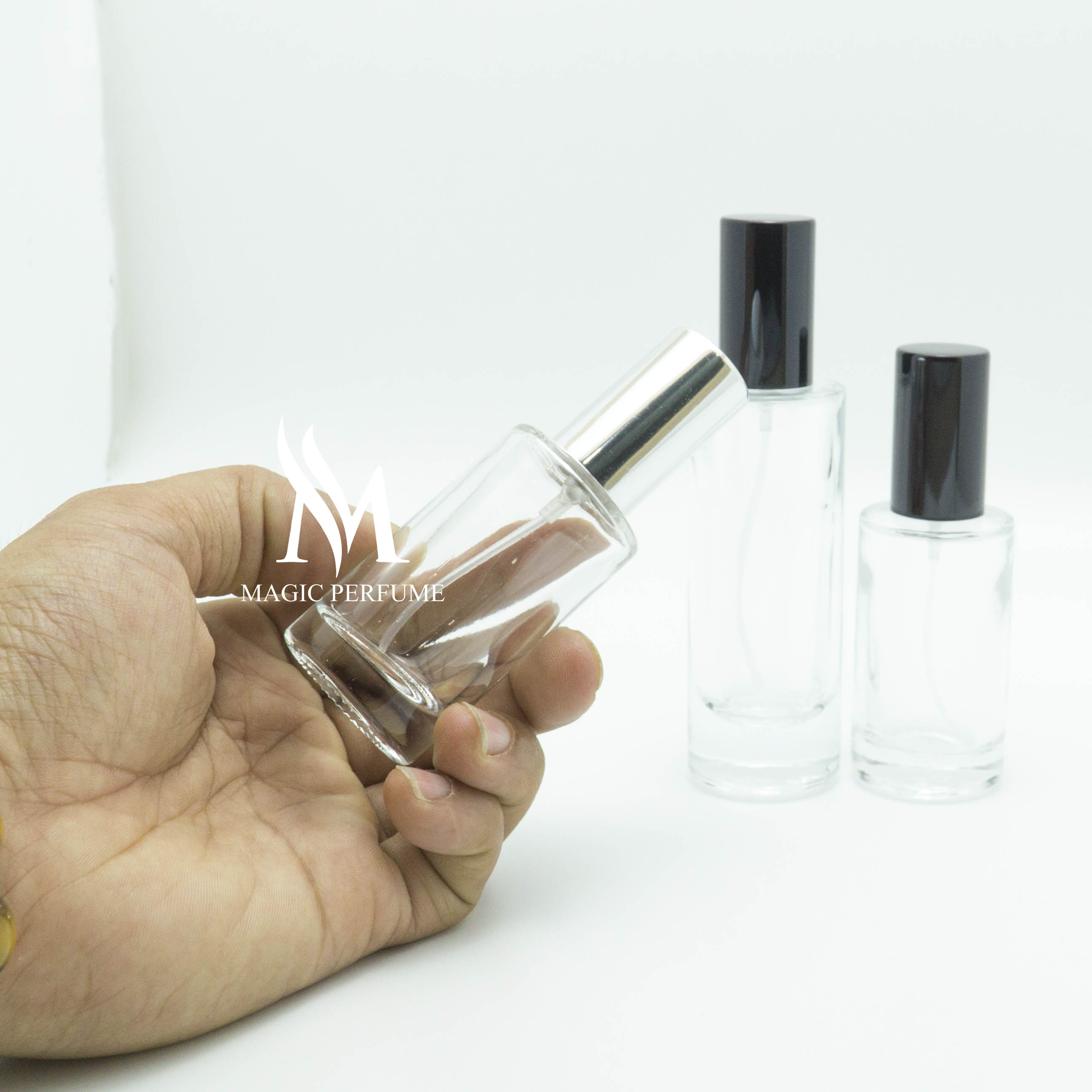 Chai lọ chiết nước hoa thủy tinh trong trụ tròn dung tích 20ml / 30ml dạng xịt phun sương