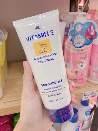 Sữa rửa mặt Vitamin E Thái Lan 190ml