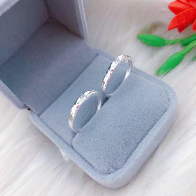 Nhẫn đôi đính đá cá tính nhẹ nhàng chuẩn bạc ta