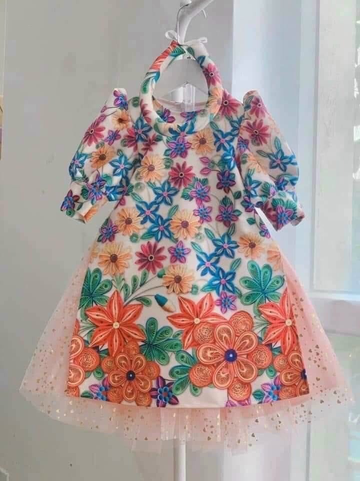 Áo dài gấm hoa cho bé vui tết