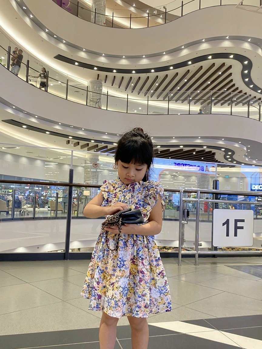 ĐẦM BÉ GÁI CỔ NÚT XẾP LY SANG TRỌNG