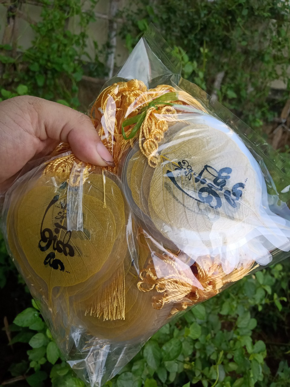 Lá bồ đề chữ vạn sự bình an