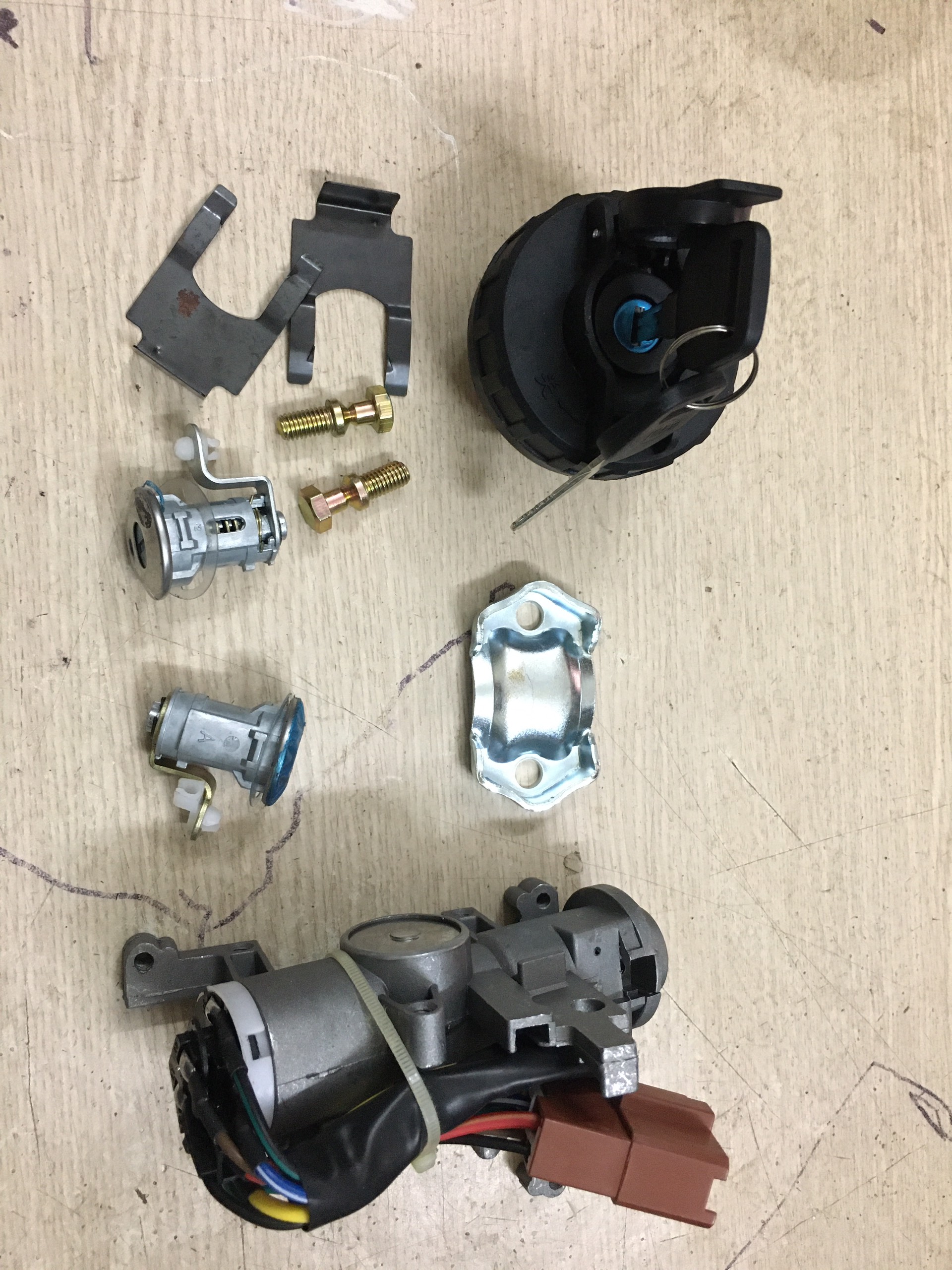 Khóa tổng hợp Sym Sym V5