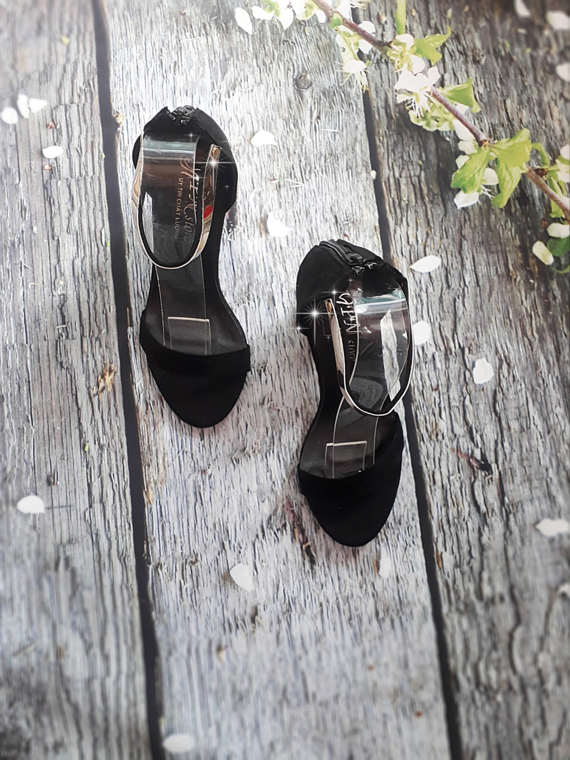 [HCM]Hình thật-Giày sandal gót vuông vàng cao cấp