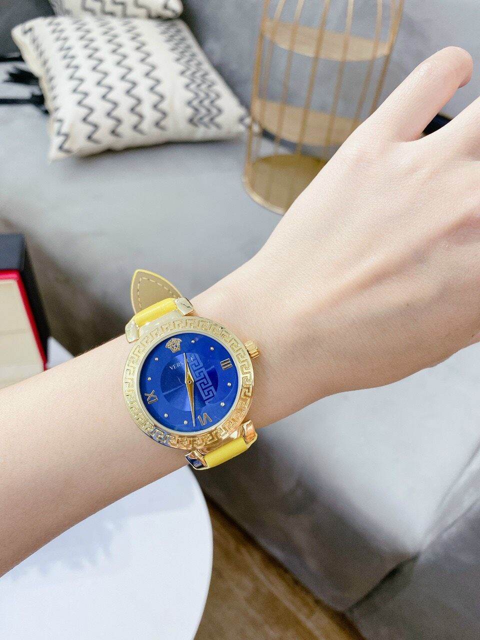 Đồng hồ thời trang nữ Versace
