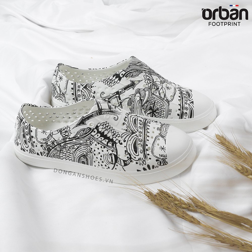 [FreeshipMAX] Giày nhựa in hình eva Urban Footprint D2001 in lá đen chính hãng_Urban