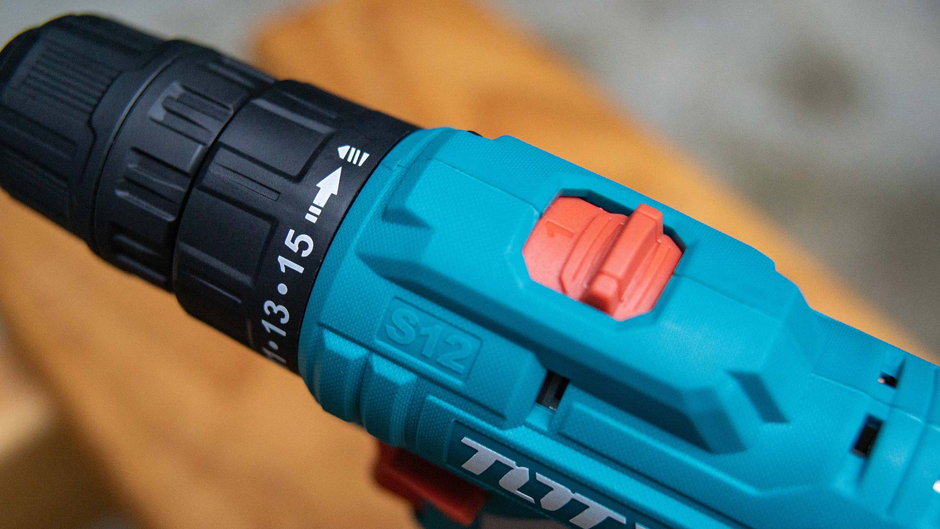 Tdli12325 Máy khoan vặn vít pin 12V Total