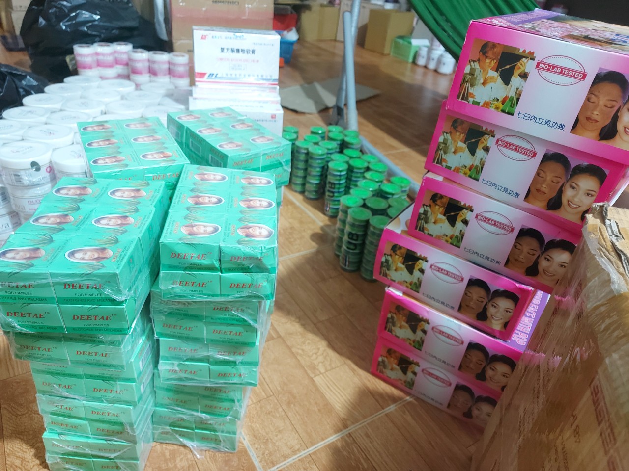 KEM DEETAE NHA ĐAM