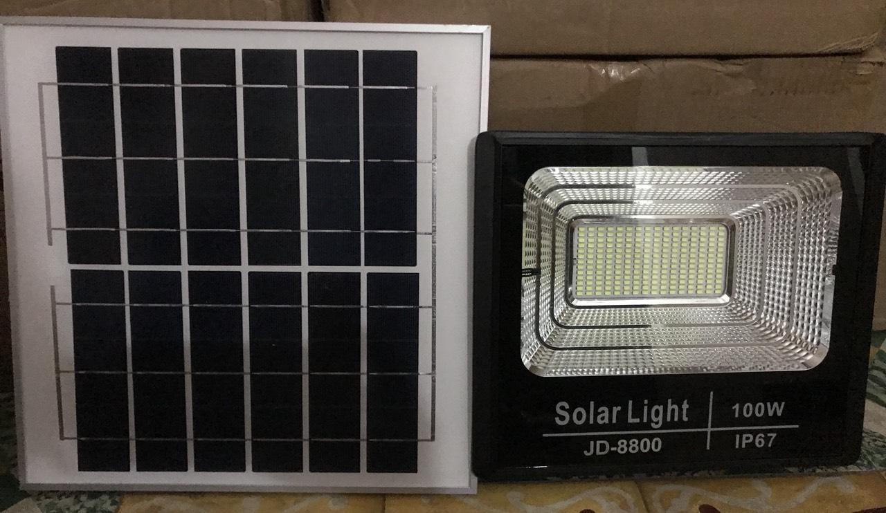 Đèn năng lượng mặt trời 100w JD8800